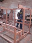 Der 1. Webstuhl wird gemacht
